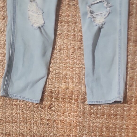 Hollister Light Blue Ripped Ankle Jeans - Picture 5 of 9
